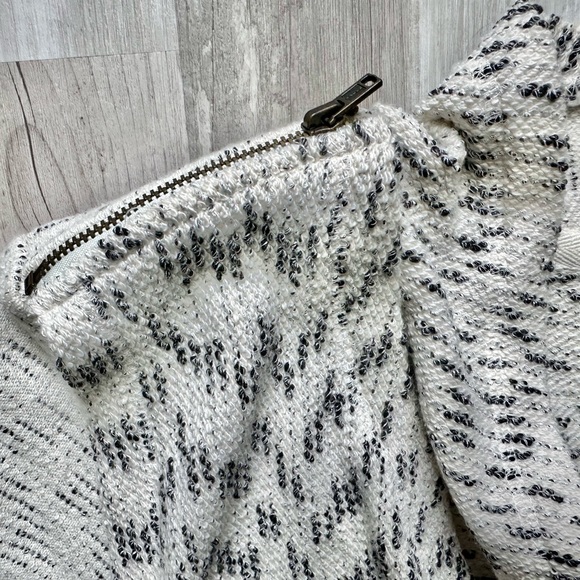 Lucky Brand Asymmetrical Boho Zip Shoulder Textured Drape Sweater | Size M - Picture 8 of 12